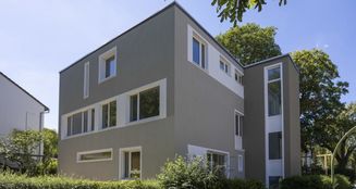 Großzügige, sonnige Sechs-Zimmer-Wohnung in saniertem Gebäude